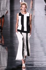 イッセイ ミヤケ 2013年春夏コレクション - 鳥の羽ばたきにインスパイアされたプリント革命｜写真33