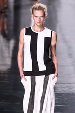 イッセイ ミヤケ 2013年春夏コレクション - 鳥の羽ばたきにインスパイアされたプリント革命｜写真34