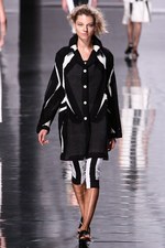 イッセイ ミヤケ 2013年春夏コレクション - 鳥の羽ばたきにインスパイアされたプリント革命｜写真37