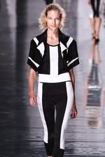 イッセイ ミヤケ 2013年春夏コレクション - 鳥の羽ばたきにインスパイアされたプリント革命｜写真40