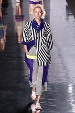 イッセイ ミヤケ 2013年春夏コレクション - 鳥の羽ばたきにインスパイアされたプリント革命｜写真52