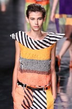 イッセイ ミヤケ 2013年春夏コレクション - 鳥の羽ばたきにインスパイアされたプリント革命｜写真60