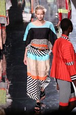 イッセイ ミヤケ 2013年春夏コレクション - 鳥の羽ばたきにインスパイアされたプリント革命｜写真76