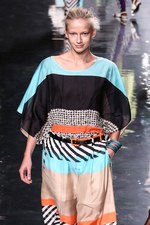 イッセイ ミヤケ 2013年春夏コレクション - 鳥の羽ばたきにインスパイアされたプリント革命｜写真77