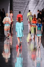 イッセイ ミヤケ 2013年春夏コレクション - 鳥の羽ばたきにインスパイアされたプリント革命｜写真79