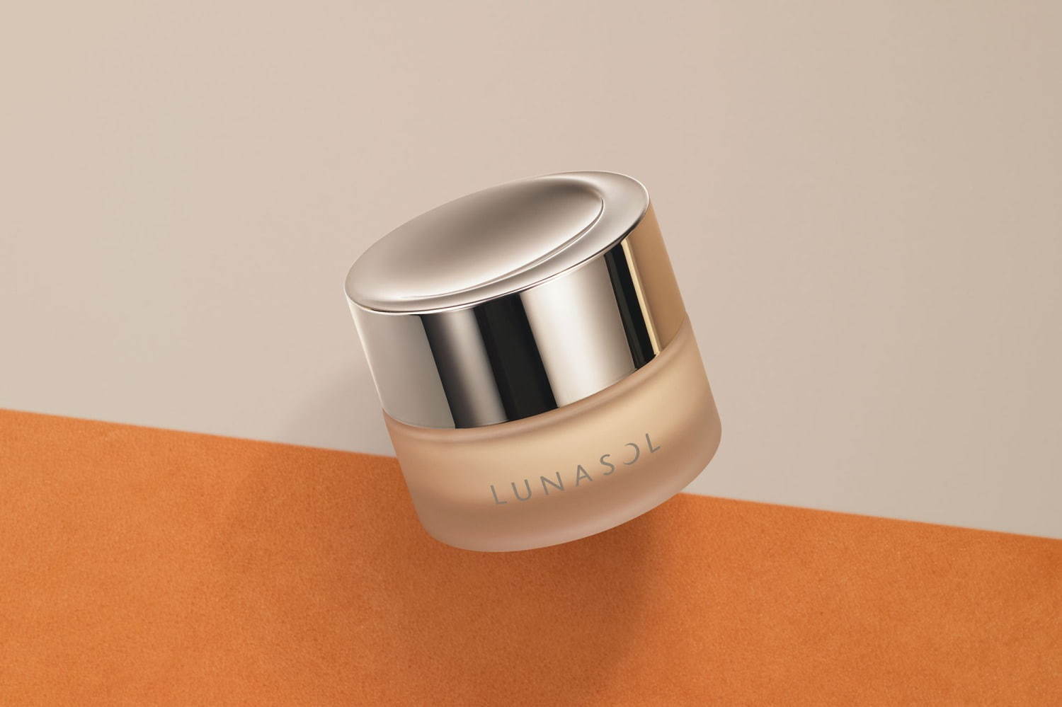ルナソル「グロウイングシームレスバーム」