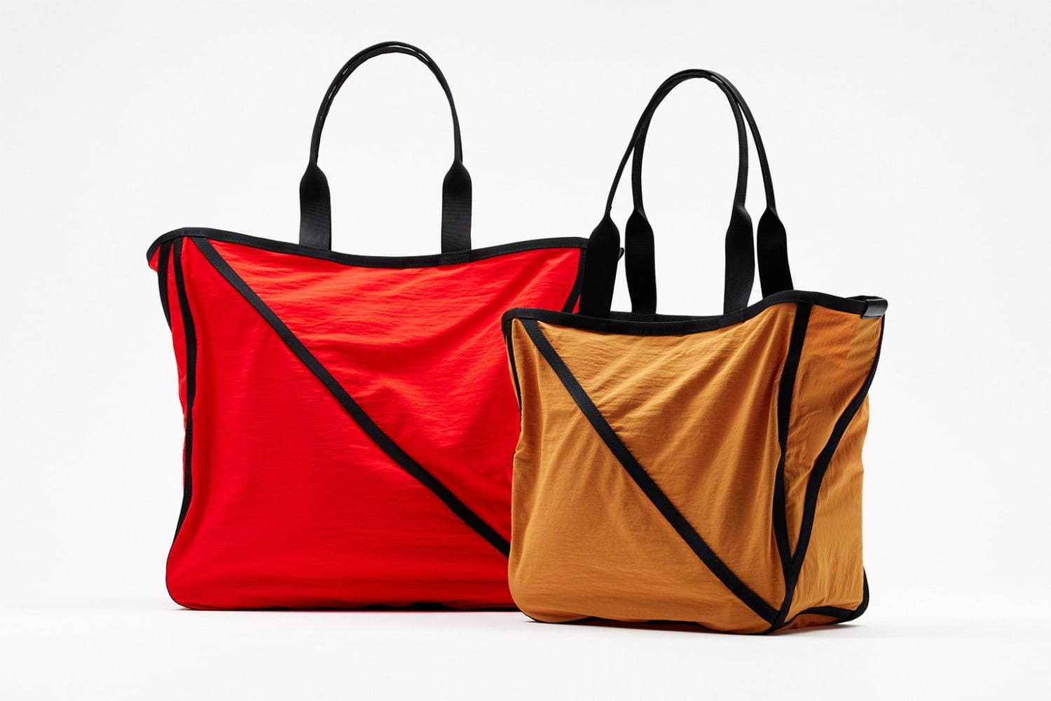 イッセイミヤケGOOD GOODS ISSEY MIYAKEトートバッグ代官山 あの人気バッグが1/4サイズに！ グッド グッズ イッセイ ミヤケ