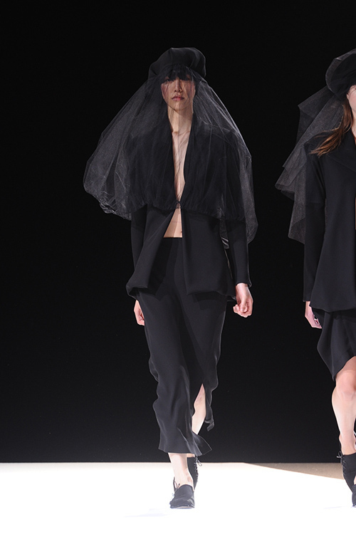 ヨウジヤマモト(Yohji Yamamoto) 2013年春夏ウィメンズコレクション  - 写真33