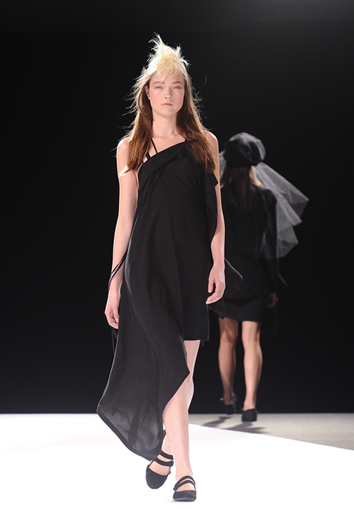 ヨウジヤマモト(Yohji Yamamoto) 2013年春夏ウィメンズコレクション  - 写真35