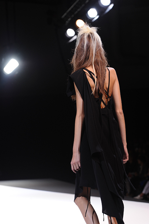 ヨウジヤマモト(Yohji Yamamoto) 2013年春夏ウィメンズコレクション  - 写真39