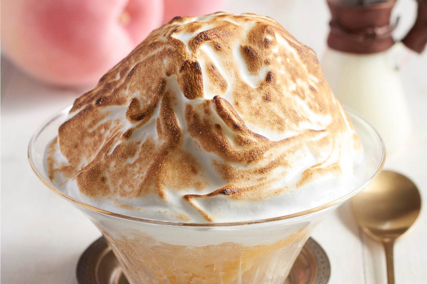 キハチ カフェ「桃のミルク焼きかき氷」