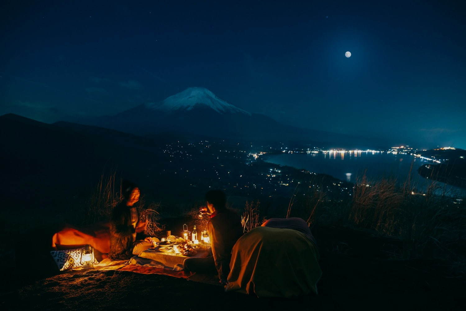 富士山麓の景色を月明かりの中楽しむ「富士ムーンライトトレッキング」星のや富士で開催｜写真1
