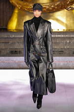 アレキサンダー ワン 2020年春夏ウィメンズコレクション、自信に溢れたリュクスなアクティブスタイル｜写真3