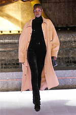 アレキサンダー ワン 2020年春夏ウィメンズコレクション、自信に溢れたリュクスなアクティブスタイル｜写真7