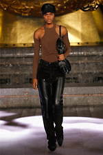 アレキサンダー ワン 2020年春夏ウィメンズコレクション、自信に溢れたリュクスなアクティブスタイル｜写真11