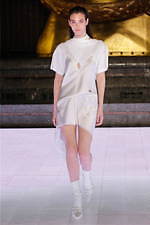 アレキサンダー ワン 2020年春夏ウィメンズコレクション、自信に溢れたリュクスなアクティブスタイル｜写真43