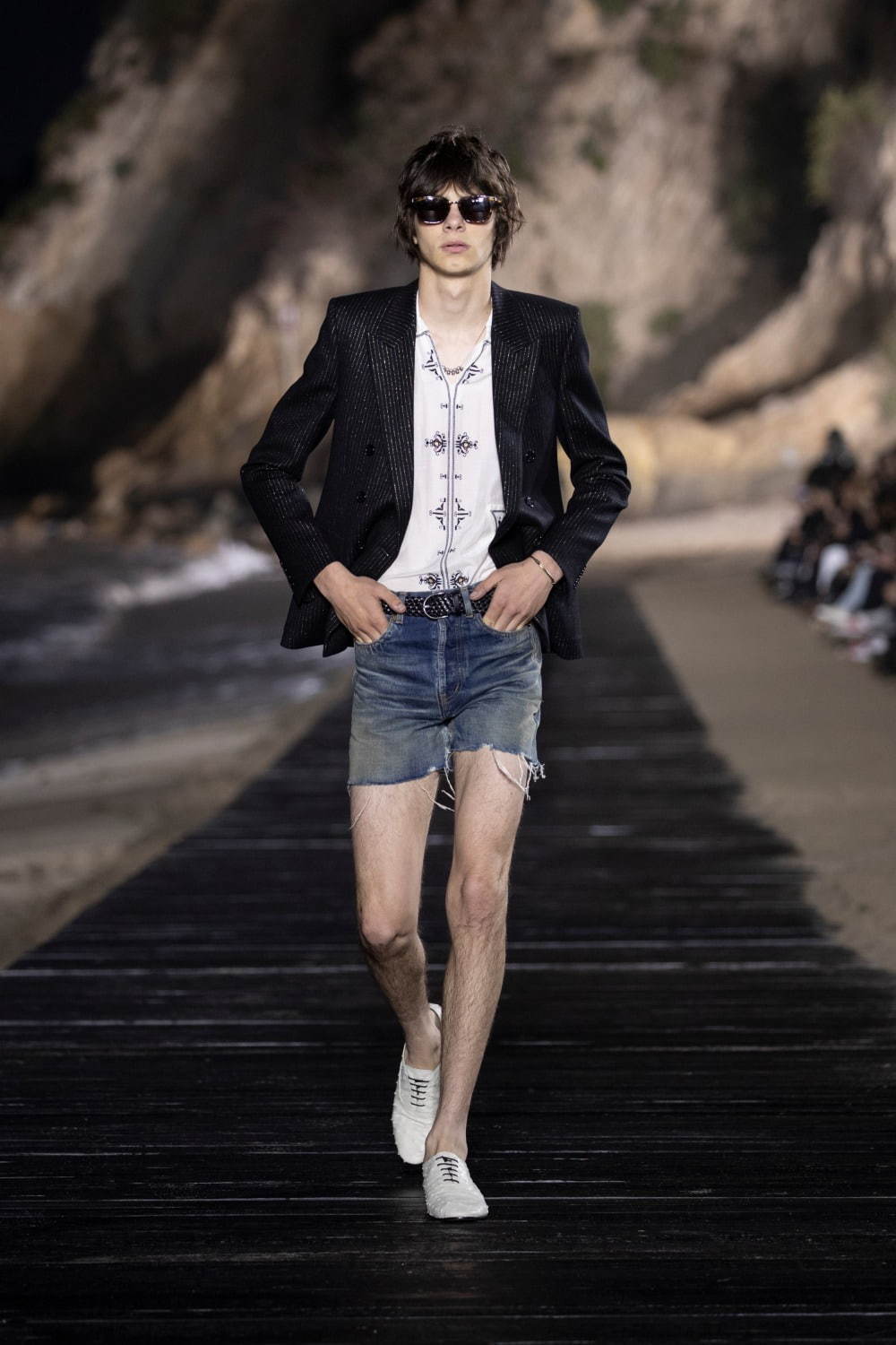 メンズテーラードジャケットのおすすめコーデ〈2020春夏〉人気ブランドのカジュアルな着こなしを特集 ファッションプレス
