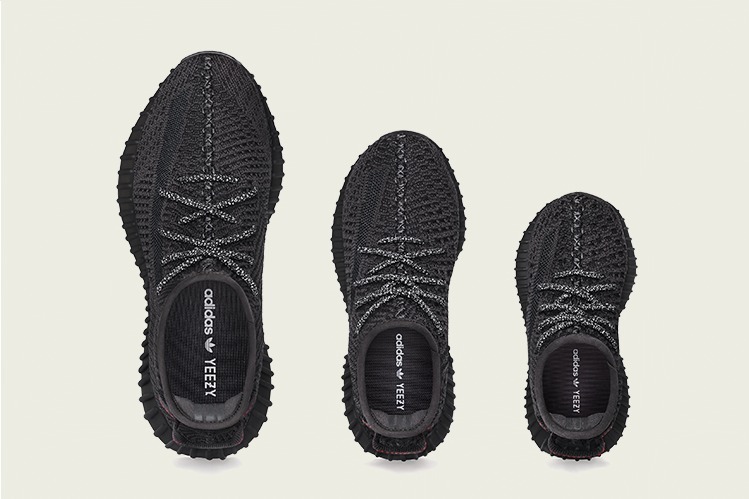 アディダス + カニエ・ウエストのスニーカー「YEEZY BOOST」“光 アディダス + カニエ・ウエストのスニーカー「YEEZY BOOST」“光