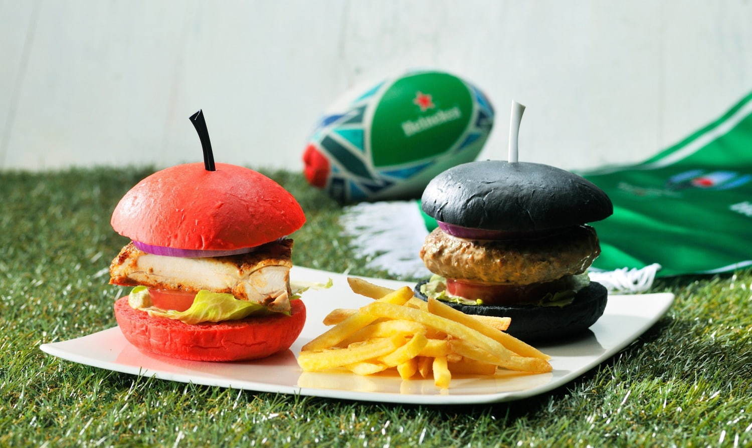 品川プリンスホテル“ラグビー”がテーマのビアガーデン、赤＆黒バンズのハンバーガーが登場｜写真2
