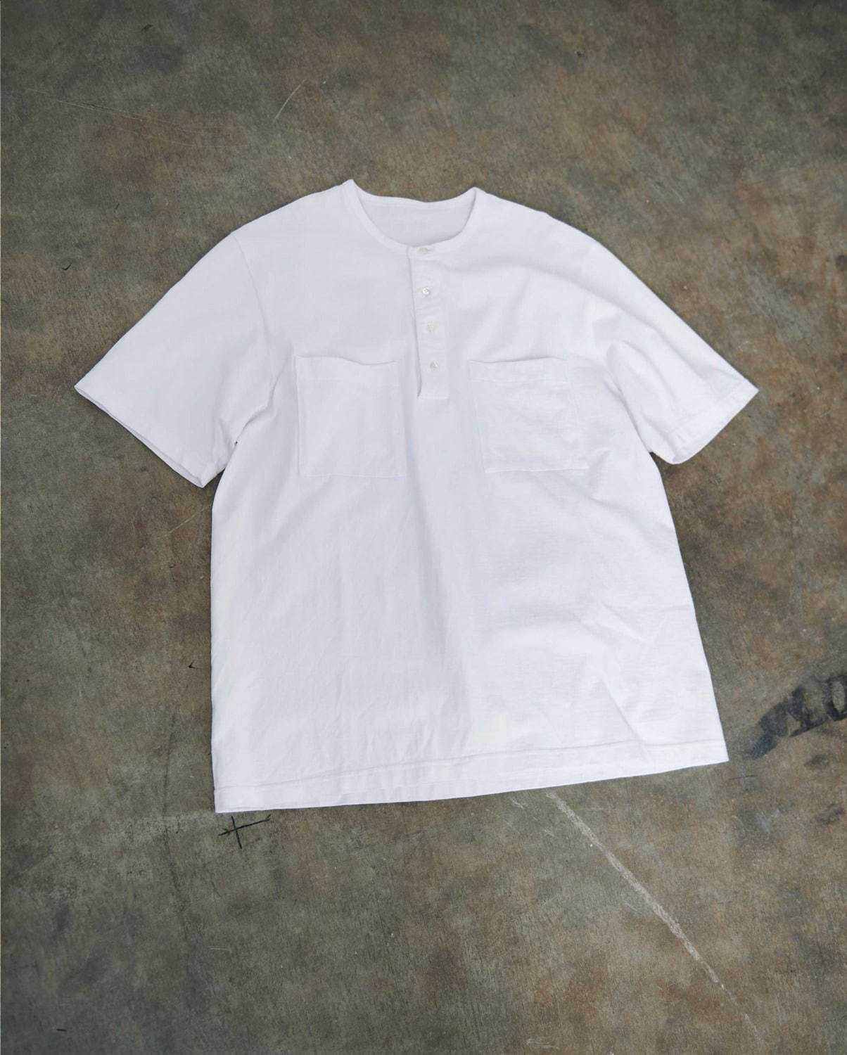 ヘンリーネック Tシャツ(ホワイト) 12,000円