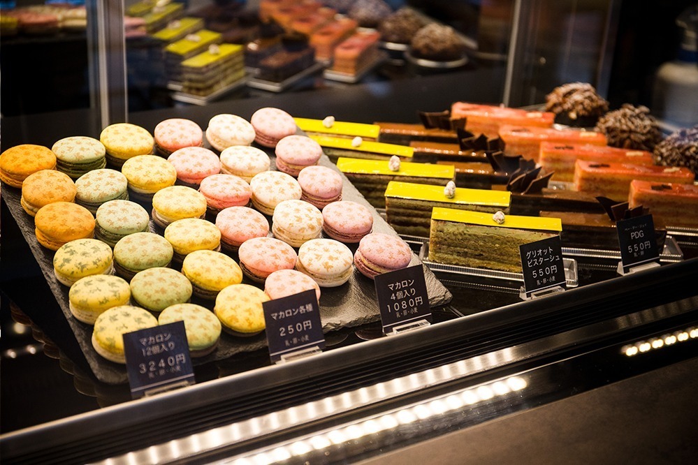 おつまみ｜老舗チョコレート「サロンドロワイヤル」東京初出店、日本橋の劇場型レストラン＆ラウンジ「水戯庵」に