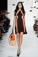 ダイアン フォン ファステンバーグ 2013年春夏コレクション - オリエンタルとモダンの融合｜写真17