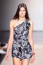 イザベル マラン 2013年春夏コレクション - フレッシュなエッセンスを散りばめて｜写真16