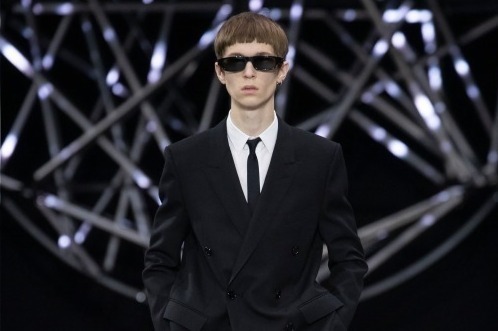 セリーヌが阪急メンズ東京に新店舗 、米アーティストとのコラボバッグやウォレットも