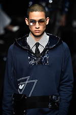 エンポリオ アルマーニ 20年春夏メンズコレクション、光を得たエネルギッシュなマスキュリンスタイル｜写真12