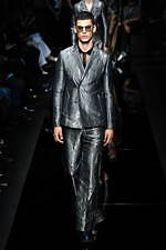 エンポリオ アルマーニ 20年春夏メンズコレクション、光を得たエネルギッシュなマスキュリンスタイル｜写真33