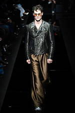 エンポリオ アルマーニ 20年春夏メンズコレクション、光を得たエネルギッシュなマスキュリンスタイル｜写真36