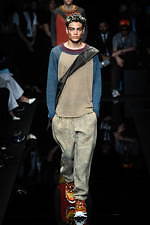 エンポリオ アルマーニ 20年春夏メンズコレクション、光を得たエネルギッシュなマスキュリンスタイル｜写真37