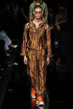 エンポリオ アルマーニ 20年春夏メンズコレクション、光を得たエネルギッシュなマスキュリンスタイル｜写真42