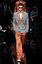 エンポリオ アルマーニ 20年春夏メンズコレクション、光を得たエネルギッシュなマスキュリンスタイル｜写真44