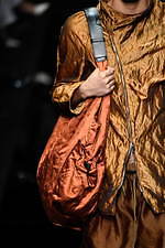 エンポリオ アルマーニ 20年春夏メンズコレクション、光を得たエネルギッシュなマスキュリンスタイル｜写真52