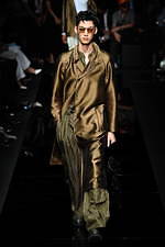 エンポリオ アルマーニ 20年春夏メンズコレクション、光を得たエネルギッシュなマスキュリンスタイル｜写真59