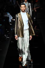 エンポリオ アルマーニ 20年春夏メンズコレクション、光を得たエネルギッシュなマスキュリンスタイル｜写真60