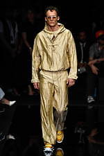 エンポリオ アルマーニ 20年春夏メンズコレクション、光を得たエネルギッシュなマスキュリンスタイル｜写真69