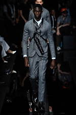 エンポリオ アルマーニ 20年春夏メンズコレクション、光を得たエネルギッシュなマスキュリンスタイル｜写真83