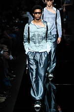 エンポリオ アルマーニ 20年春夏メンズコレクション、光を得たエネルギッシュなマスキュリンスタイル｜写真96