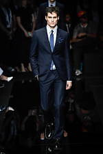 エンポリオ アルマーニ 20年春夏メンズコレクション、光を得たエネルギッシュなマスキュリンスタイル｜写真101