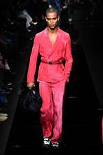 エンポリオ アルマーニ 20年春夏メンズコレクション、光を得たエネルギッシュなマスキュリンスタイル｜写真107