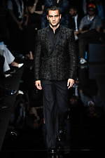 エンポリオ アルマーニ 20年春夏メンズコレクション、光を得たエネルギッシュなマスキュリンスタイル｜写真113