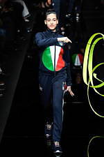 エンポリオ アルマーニ 20年春夏メンズコレクション、光を得たエネルギッシュなマスキュリンスタイル｜写真118