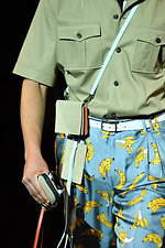 ドルチェ＆ガッバーナ 2020年春夏メンズコレクション、ジャングルの中で楽しむエレガンスな着こなし｜写真4