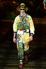 ドルチェ＆ガッバーナ 2020年春夏メンズコレクション、ジャングルの中で楽しむエレガンスな着こなし｜写真107