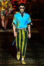 ドルチェ＆ガッバーナ 2020年春夏メンズコレクション、ジャングルの中で楽しむエレガンスな着こなし｜写真108