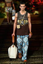 ドルチェ＆ガッバーナ 2020年春夏メンズコレクション、ジャングルの中で楽しむエレガンスな着こなし｜写真116