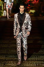 ドルチェ＆ガッバーナ 2020年春夏メンズコレクション、ジャングルの中で楽しむエレガンスな着こなし｜写真119