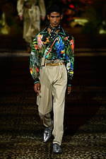 ドルチェ＆ガッバーナ 2020年春夏メンズコレクション、ジャングルの中で楽しむエレガンスな着こなし｜写真12